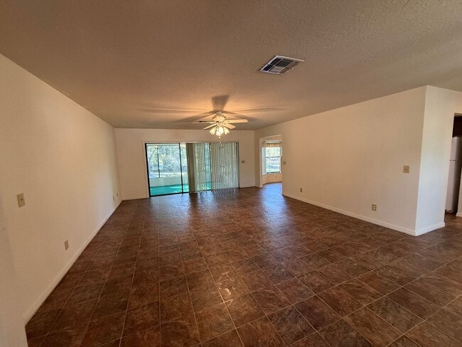 Building Photo - 2BR/2BA Home in Rainbow Springs Country Cl...