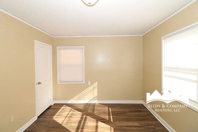 Building Photo - Gorgeous Two-Story White House with Bonus Room