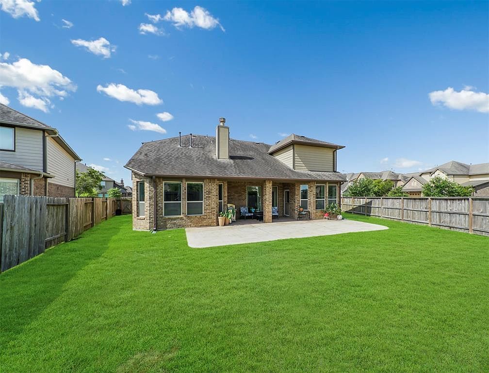 Building Photo - 28710 Brownwood Lake Dr