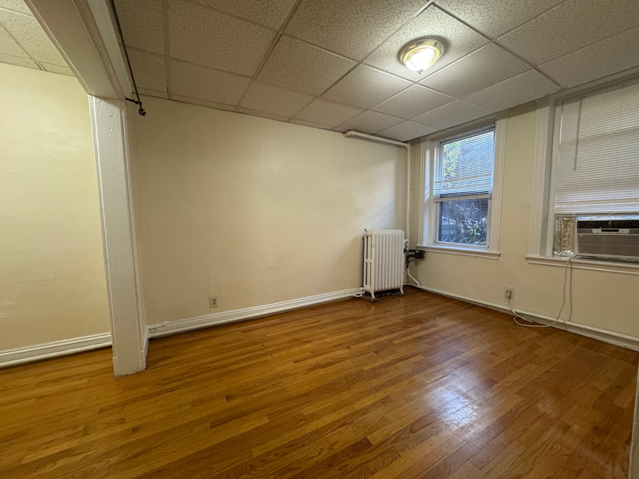 Building Photo - 384 Riverway