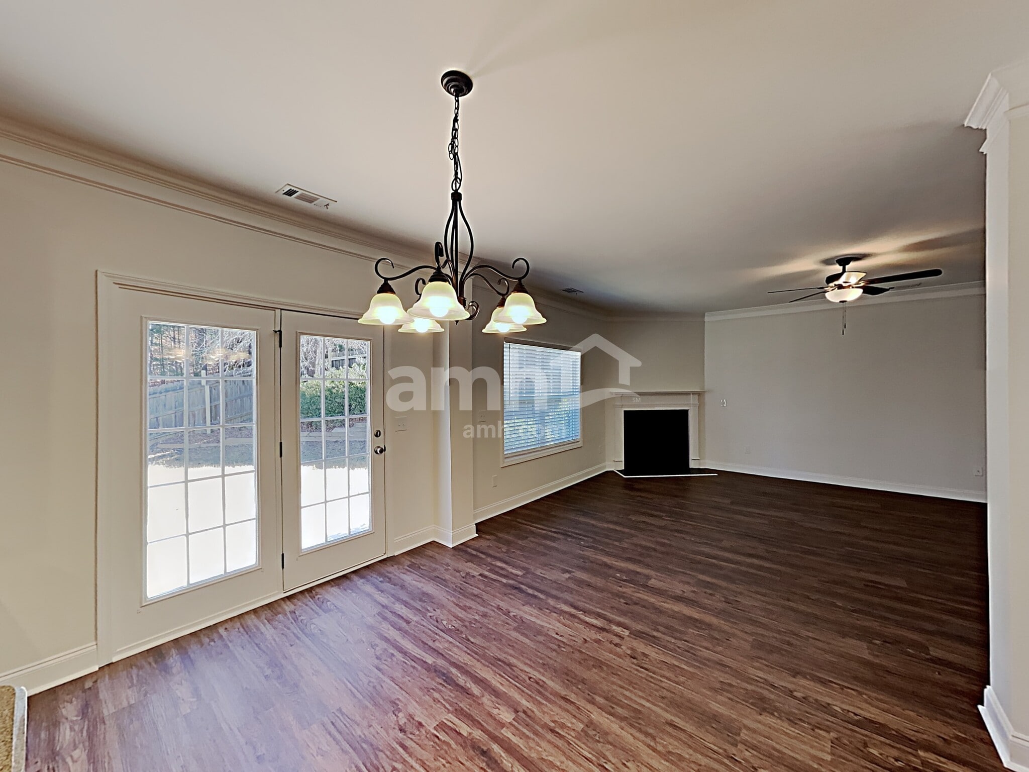 Building Photo - 446 Crestmont Ln