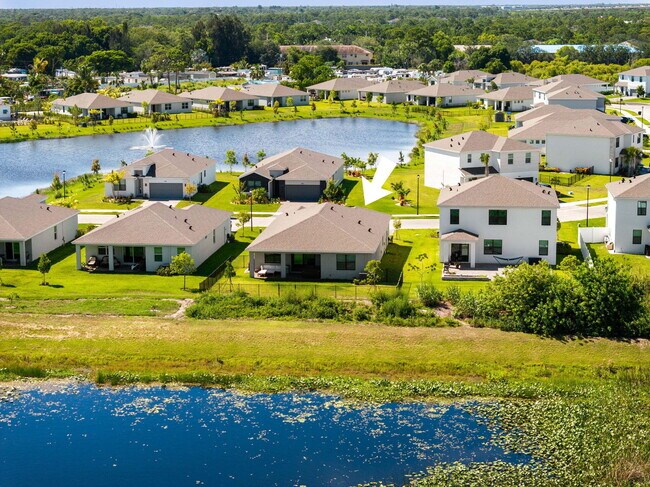 Building Photo - 5892 SE Sky Blue Cir
