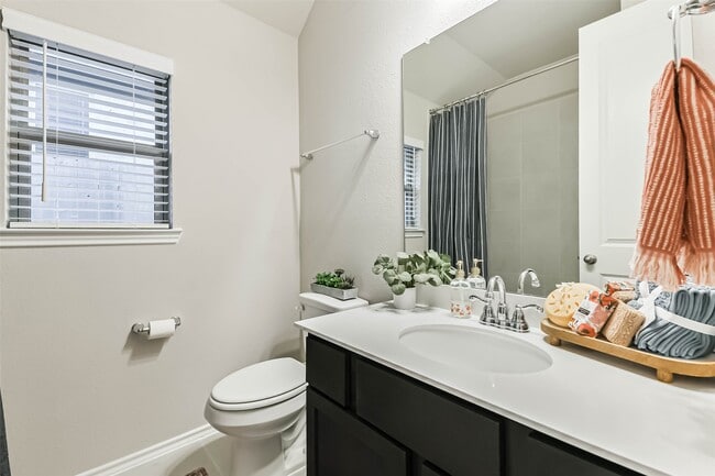 Building Photo - 1337 Lakeside Crk Rd