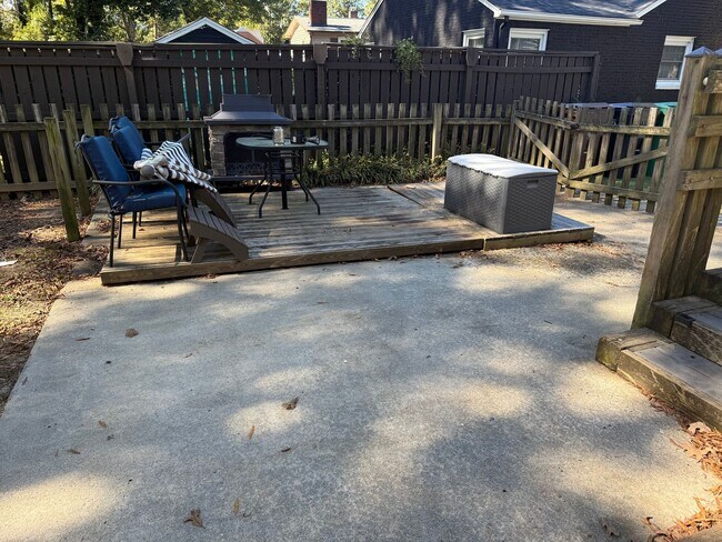 Building Photo - Spacious 3 Bedroom Convenient to Downtown High Point!