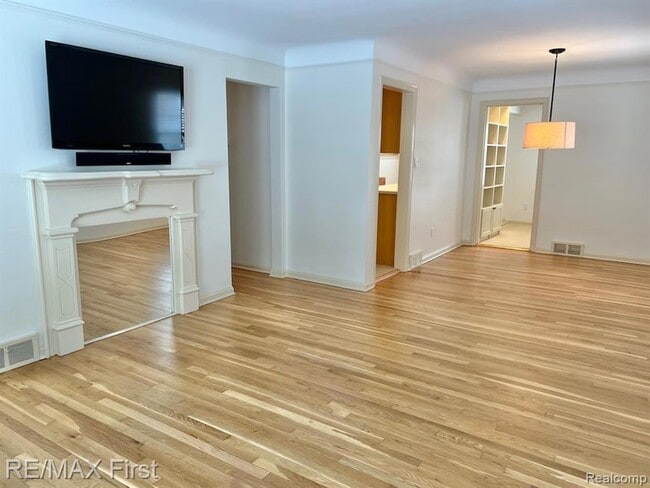 Building Photo - 4516 Robinwood Ave