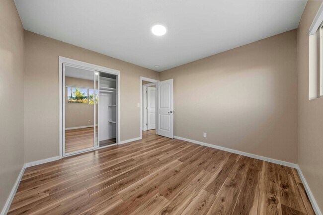 Building Photo - 2039-41 Bonita St