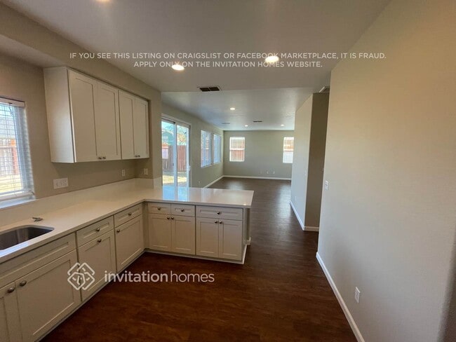 Building Photo - 3915 Eugene Dr