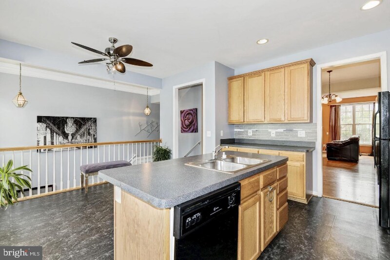 Building Photo - 45744 Smoketree Terrace