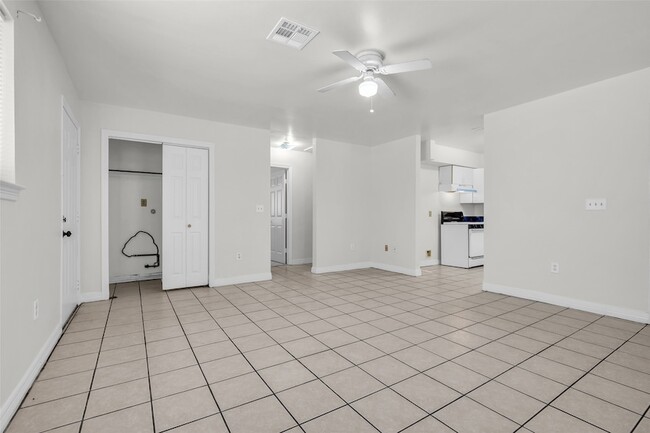 Building Photo - 809 Brooks St