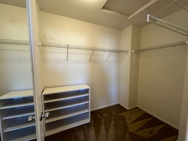 Building Photo - Breathtaking 2 Story Home Built in 2005 with 3279 sq. ft. in West Lancaster