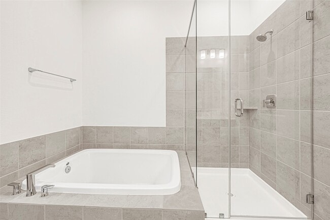 Building Photo - 1510 Park Path Dr