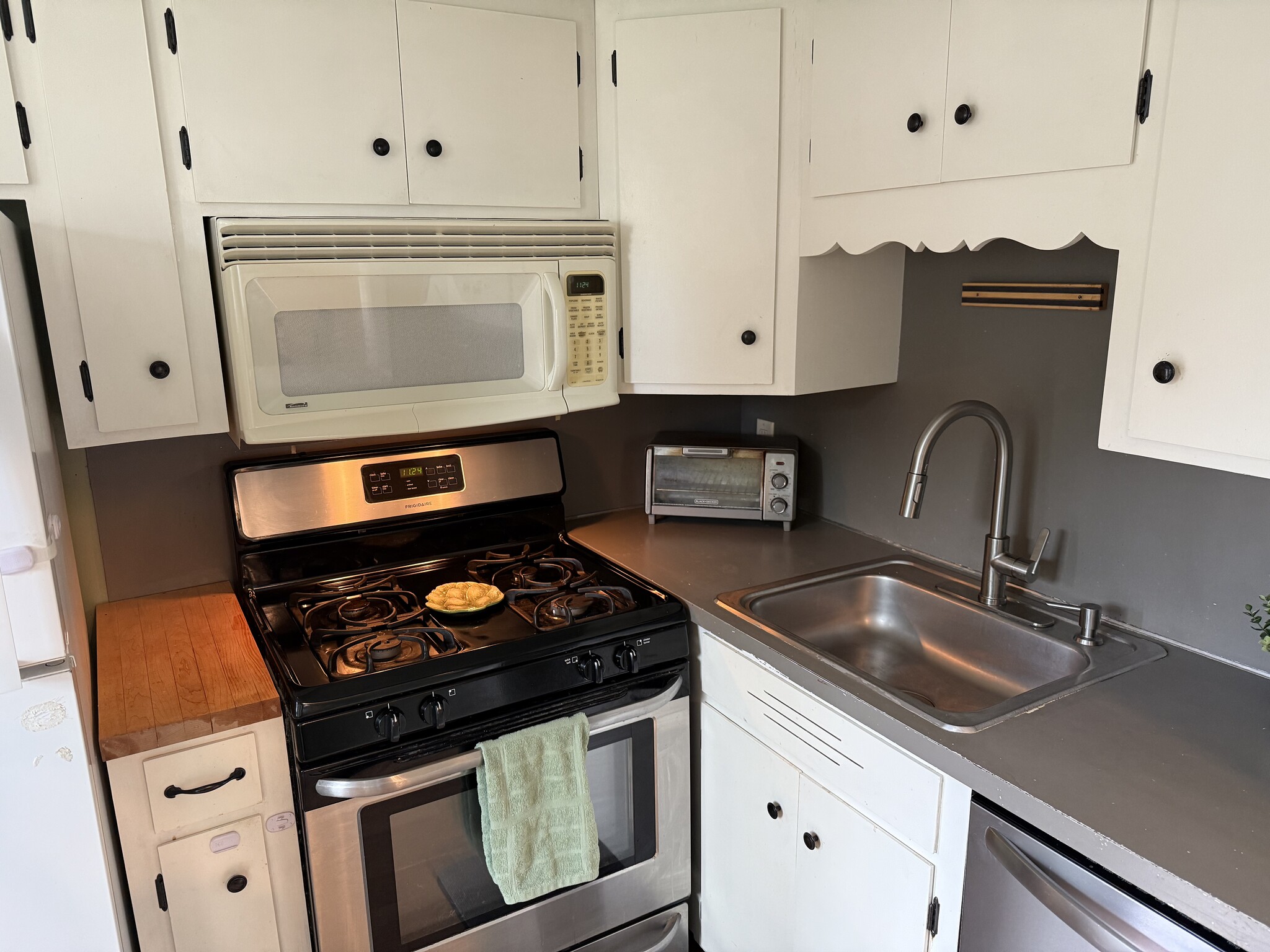 Kitchen - 41 Spencer Ave