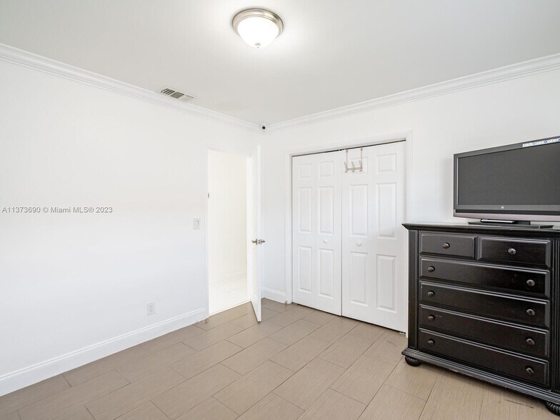 Building Photo - 3740 N 53rd Ave