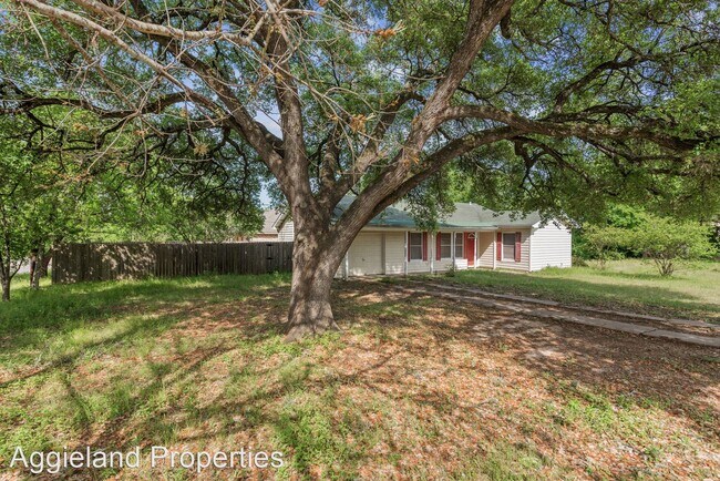 Building Photo - 2 br, 1 bath House - 3801 Ridgewood