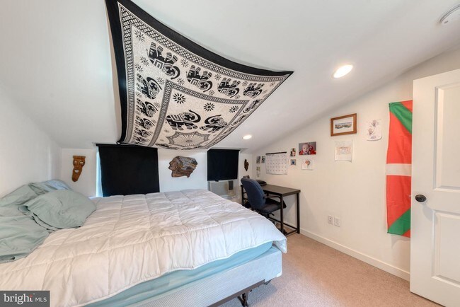 Building Photo - 303 S Washington St