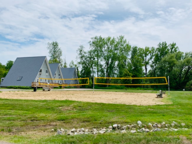 Building Photo - 5340 Notre Dame Ave