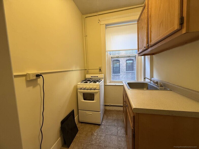 Building Photo - 15 Royce Rd