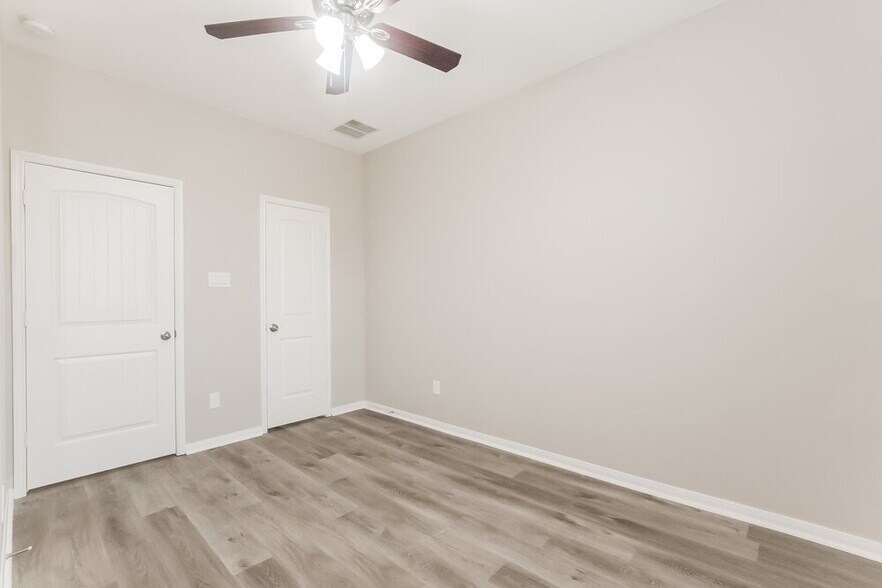 Building Photo - 339 Sea Breeze Dr