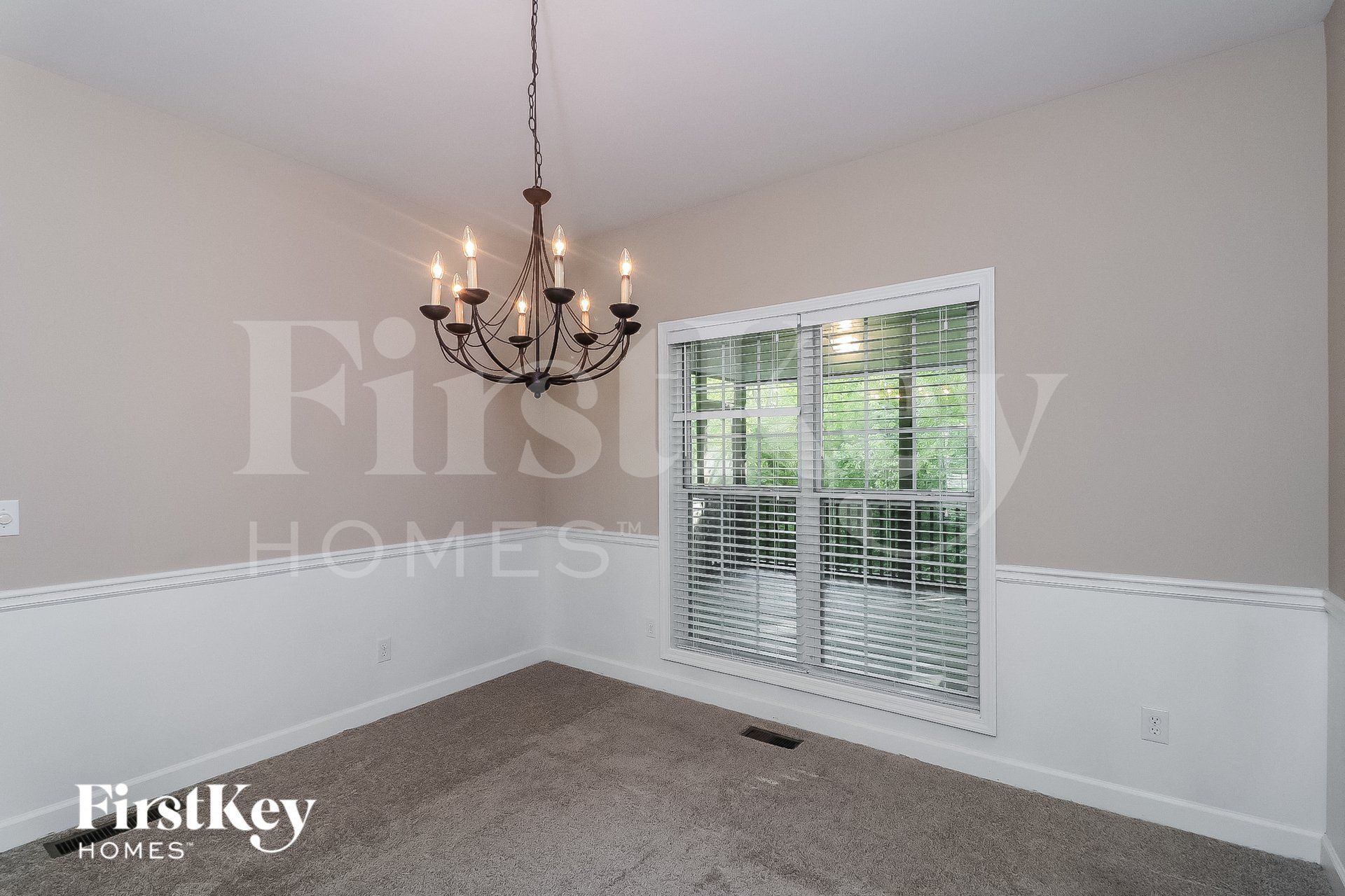 Building Photo - 729 Tall Oaks Dr