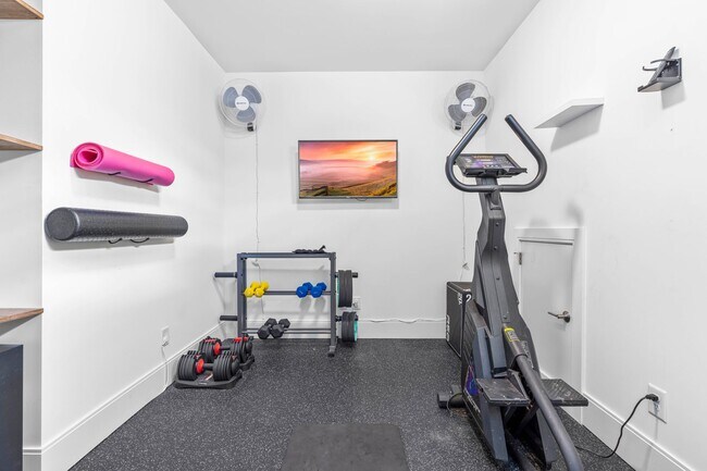 Building Photo - Incredible 5BD, 5BA North Raleigh Home with Bonus Room and Exercise Space