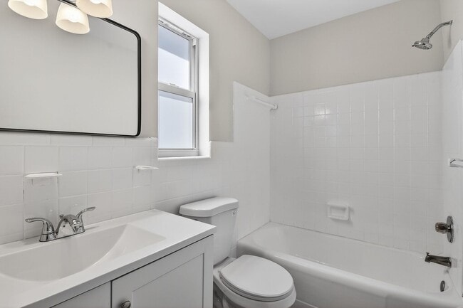 Building Photo - 58 W 27th St