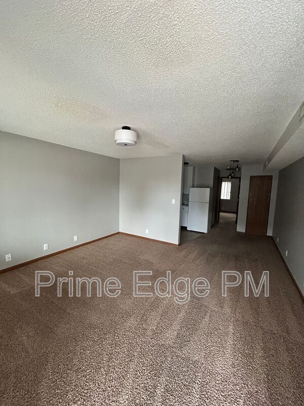 Building Photo - 4615 Prescott Avenue