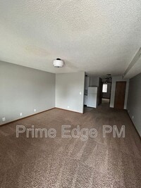 Building Photo - 4621 Prescott Ave