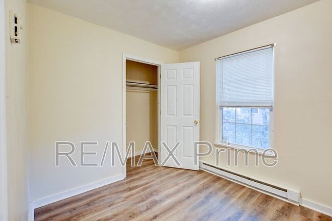 Building Photo - 409 Hunter St