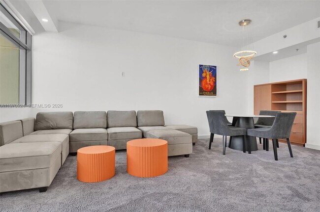 Building Photo - 1395 Brickell Ave