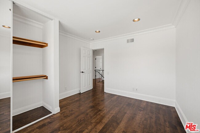 Building Photo - 18113 Bromley St