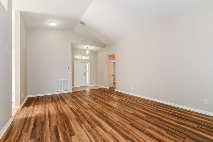 Building Photo - 11341 Lake Cypress Loop