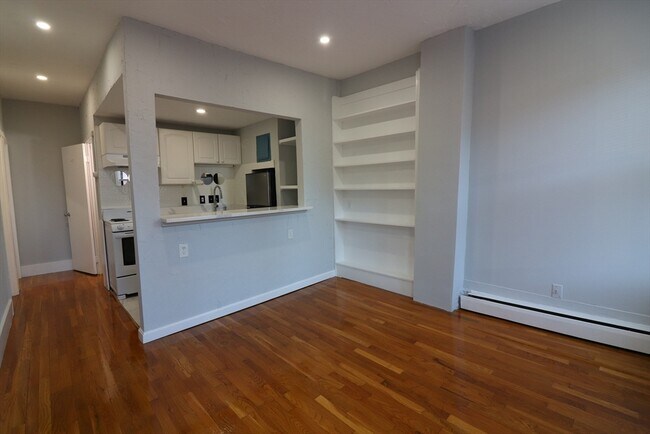 Building Photo - 39 Irving St