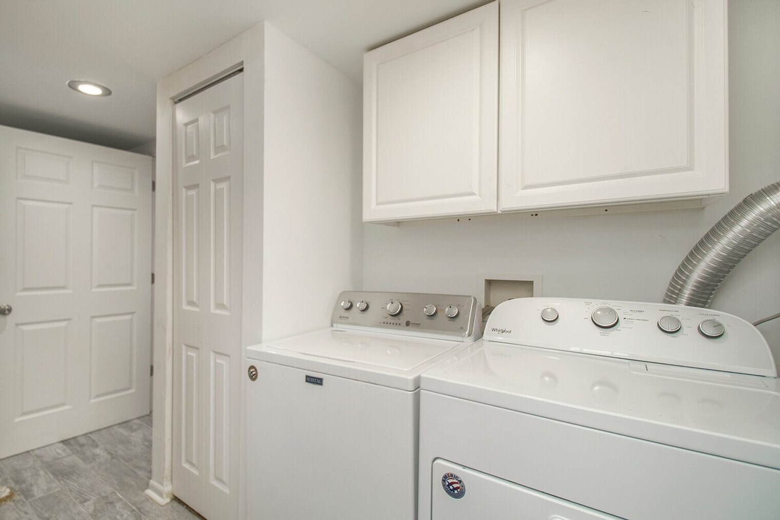 Building Photo - 506 Wilson Ave