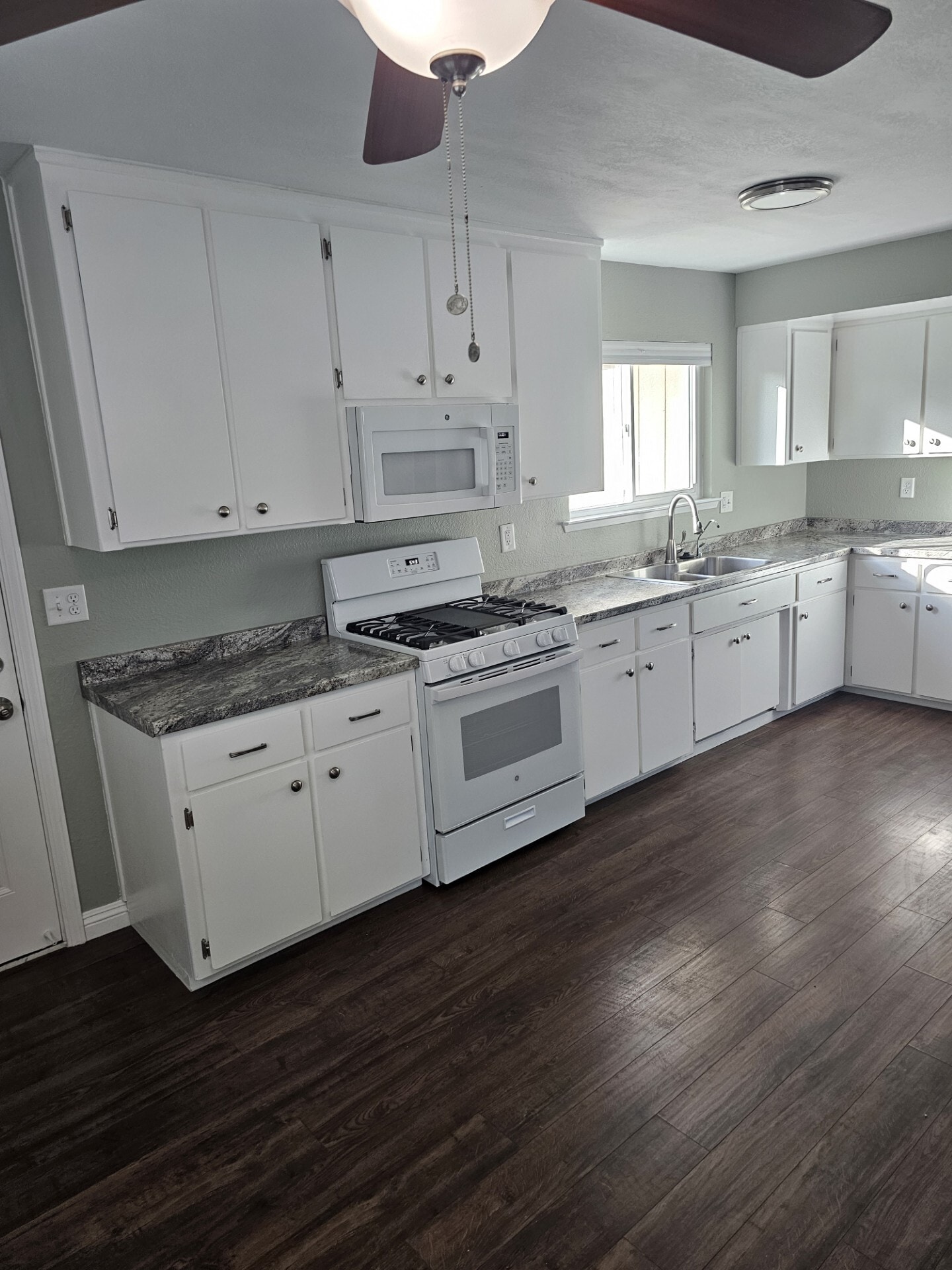 Building Photo - 316 Crocker St