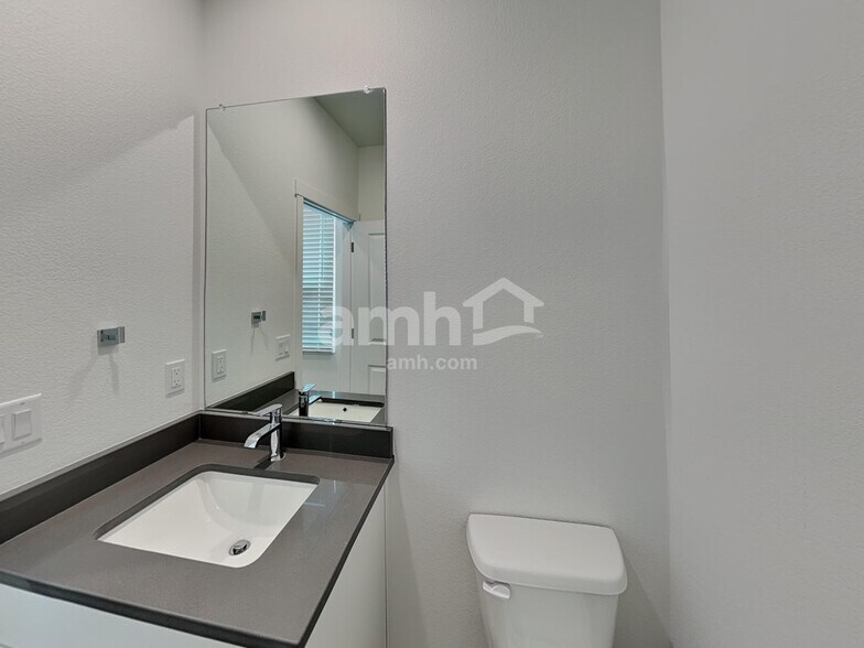 Building Photo - 23532 E 3rd Pl