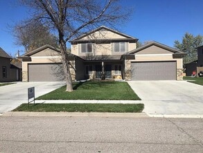 Building Photo - 1139 SW 6th St