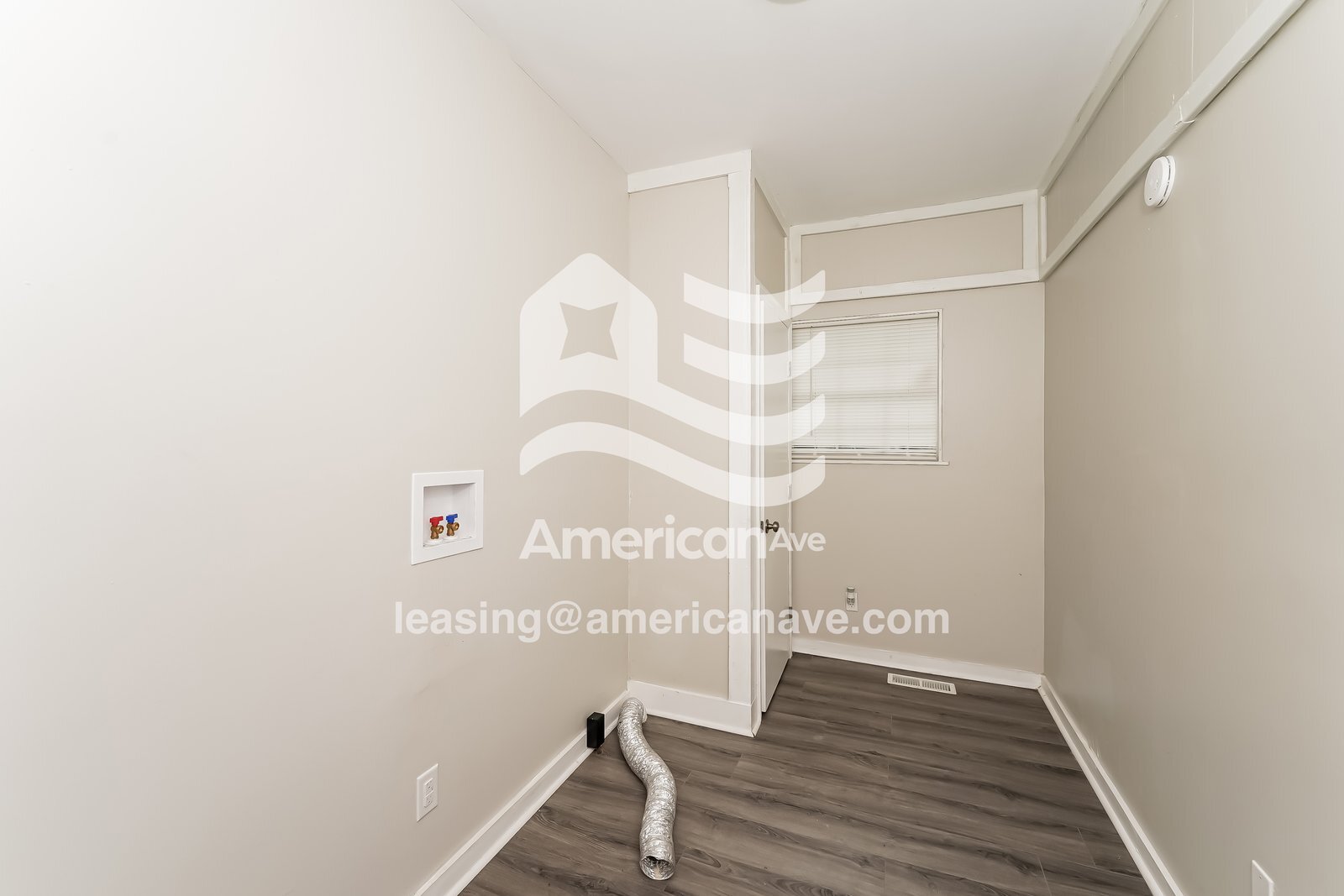 Building Photo - 8109 1st Ave S