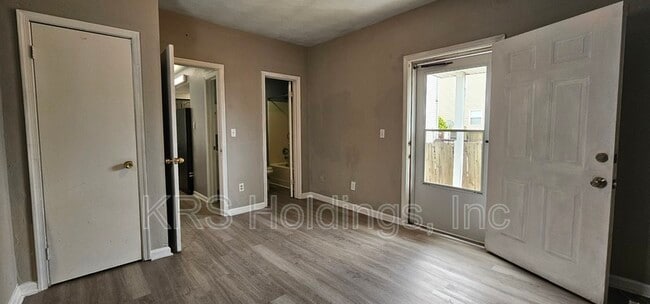 Building Photo - 827 Marshall Ave