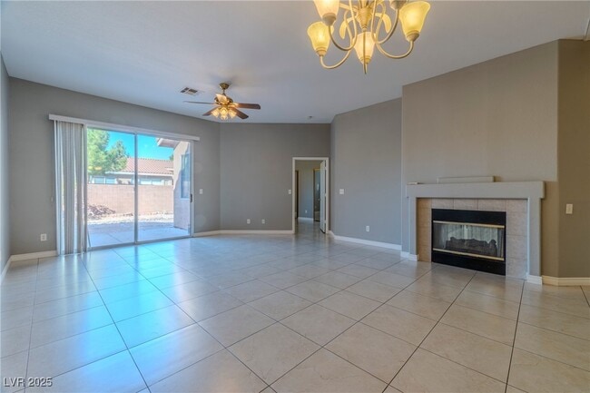 Building Photo - 2804 W Agate Ave