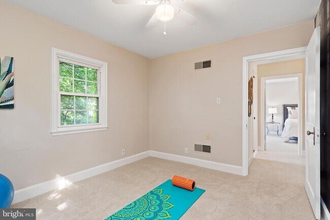 Building Photo - 710 Fishburn Rd