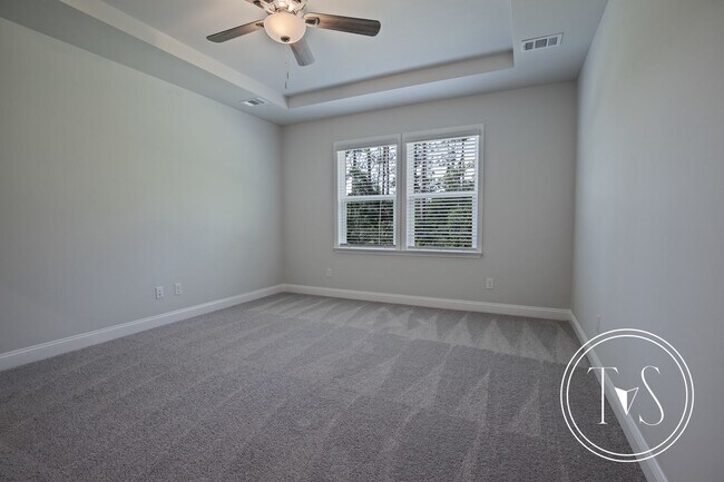 Building Photo - RATE DROP ALERT (was $3500/month) and SUMM...