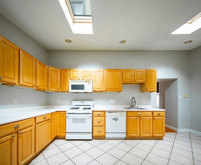 Building Photo - 112 Dawson St