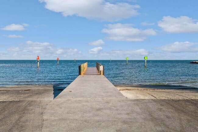 Building Photo - 133 E Silver Palm Ave