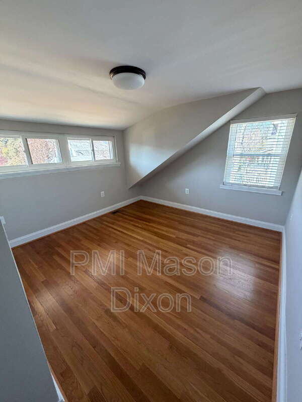 Building Photo - 330 Compton Ave