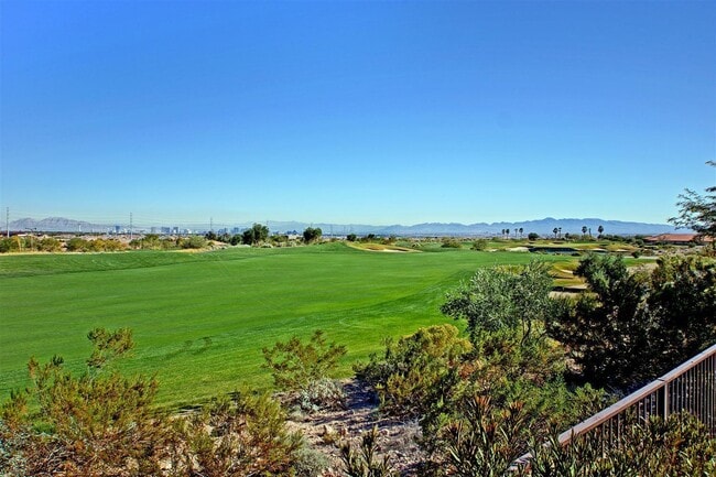 Building Photo - LUXURY LIVING W/ LAS VEGAS STRIP VIEWS!!