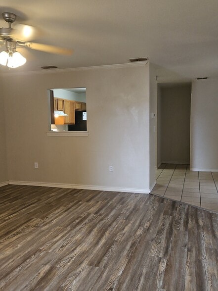 Building Photo - 5414 Lehigh St