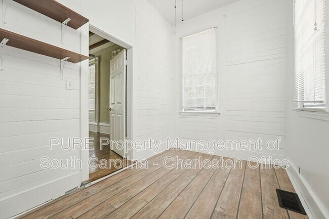 Building Photo - 51 Smith St