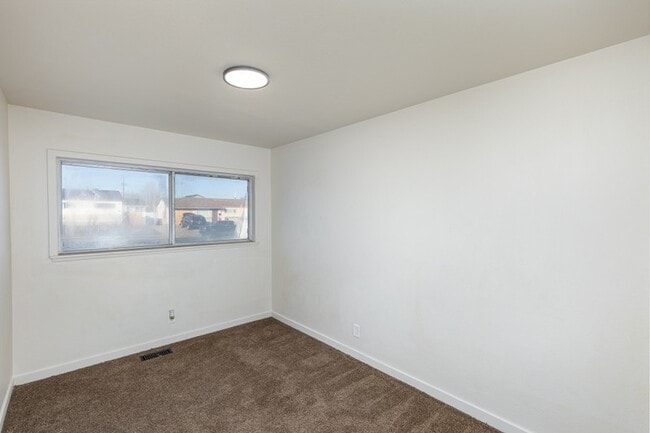 Building Photo - 4821 S 4180 W