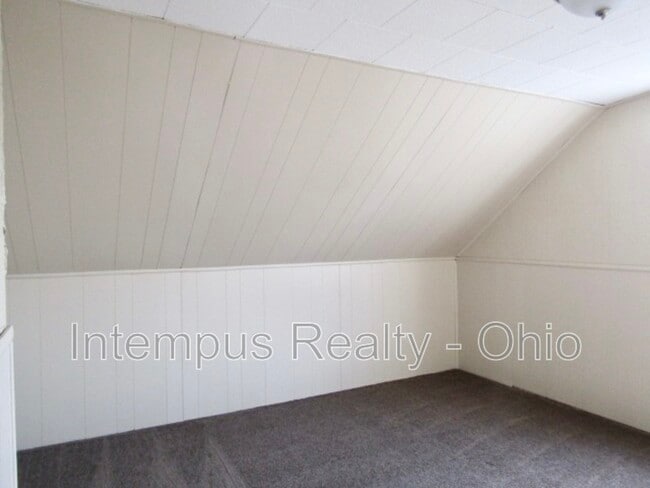 Building Photo - 236 E Winter St