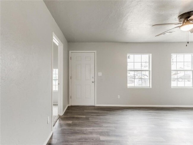 Building Photo - 1716 SW 18th St